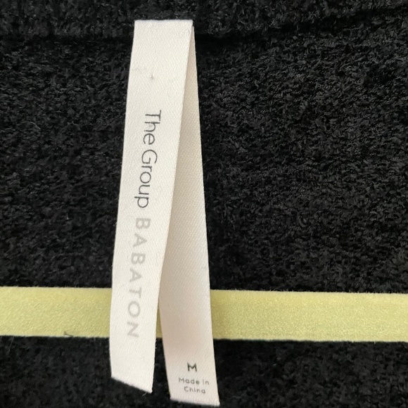 Aritzia The Group by Babaton Mock Neck 1/4 Zip Chenille Sweater Black M - Picture 3 of 6